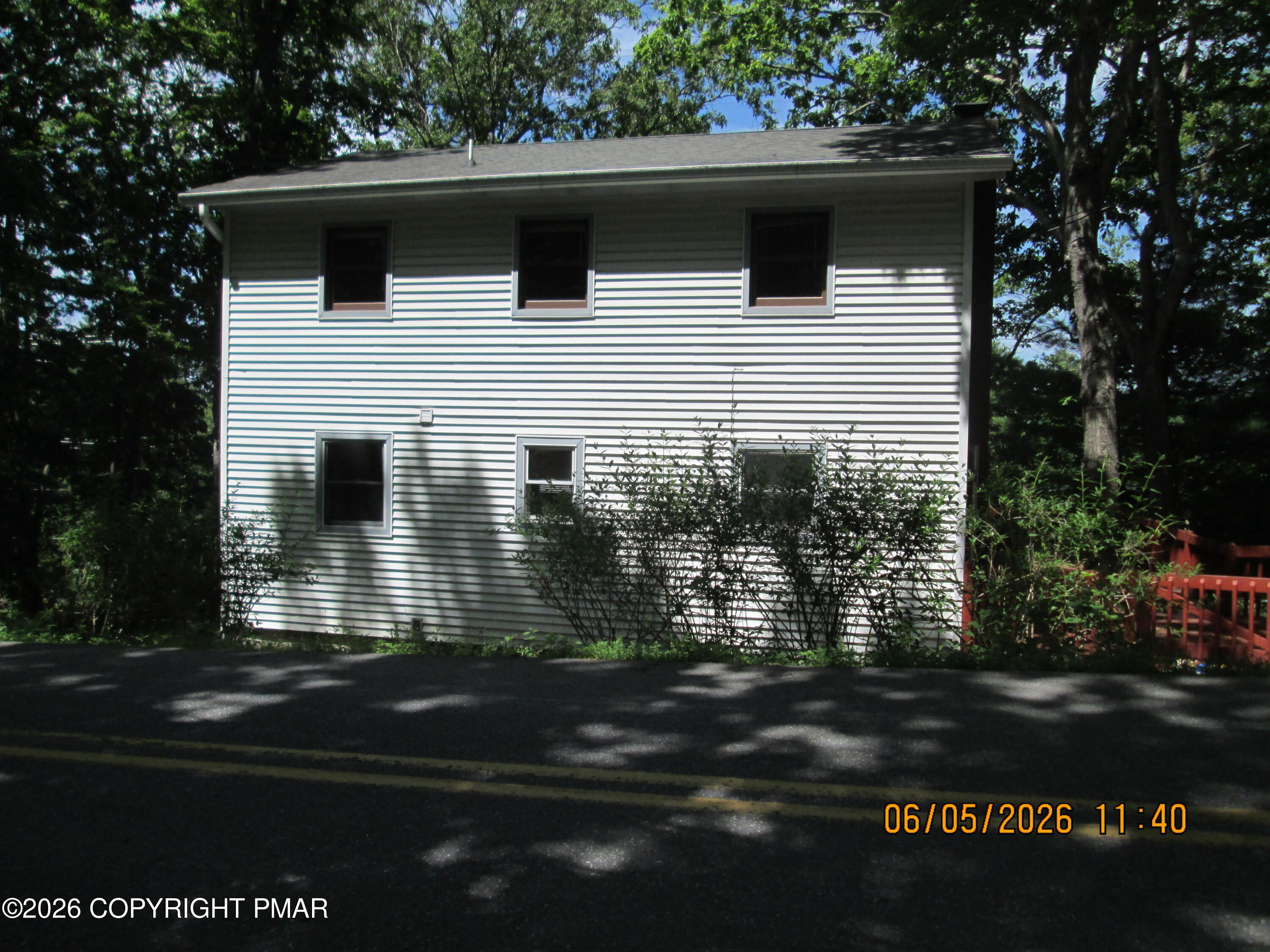 2257 Pine Lane Bushkill, PA 18324 - Photo 2 of 16 IMG_0309