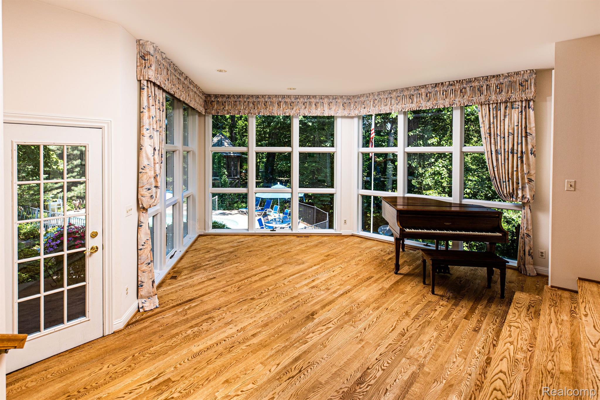 1701 Washington Road Rochester, MI 48306 - Photo 15 of 44 Gallery Image 15