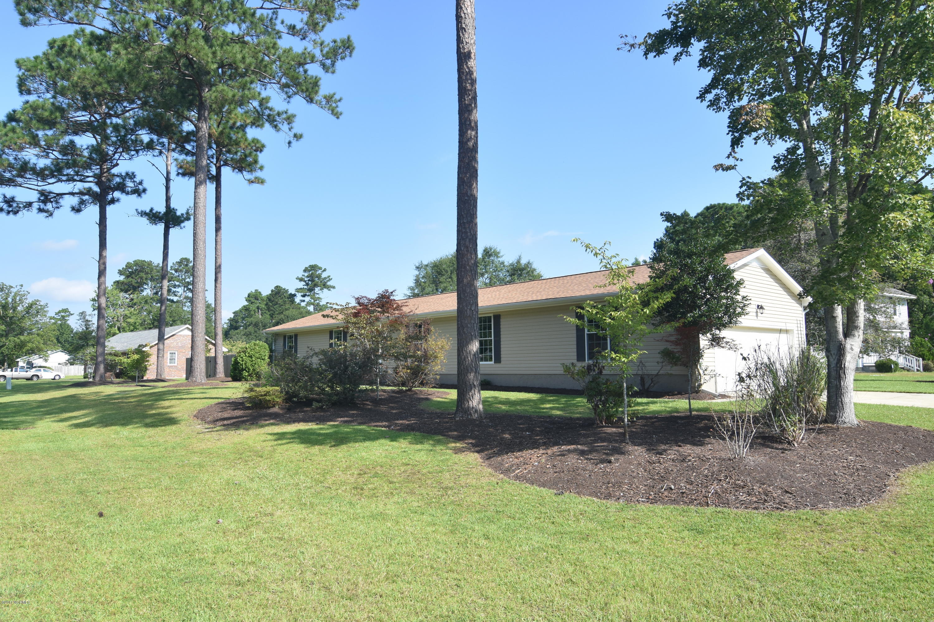 215 Manchester Road Havelock, NC 28532 - Photo 1 of 34 DSC_3758