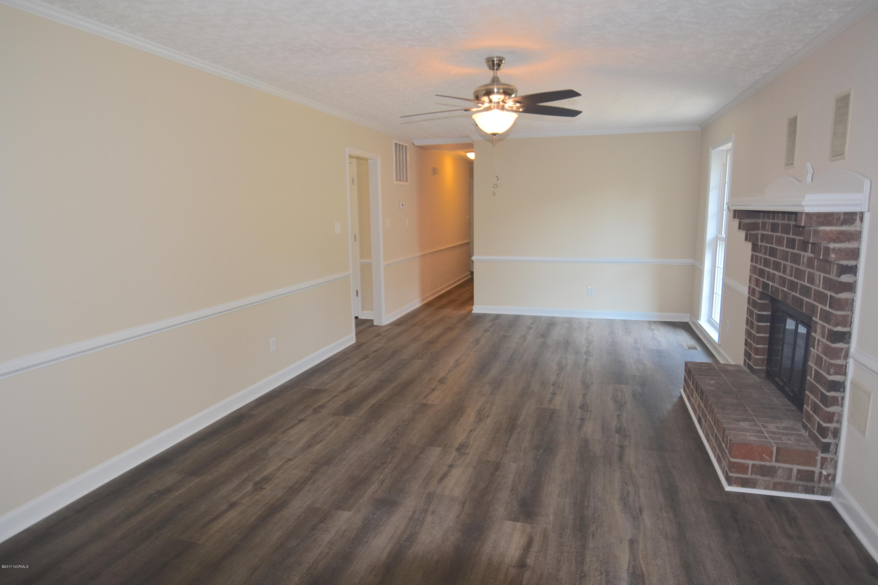 215 Manchester Road Havelock, NC 28532 - Photo 10 of 34 DSC_3731