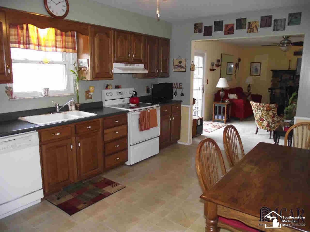 4830 Smith Road Ottawa Lake, MI 49267 - Photo 16 of 24