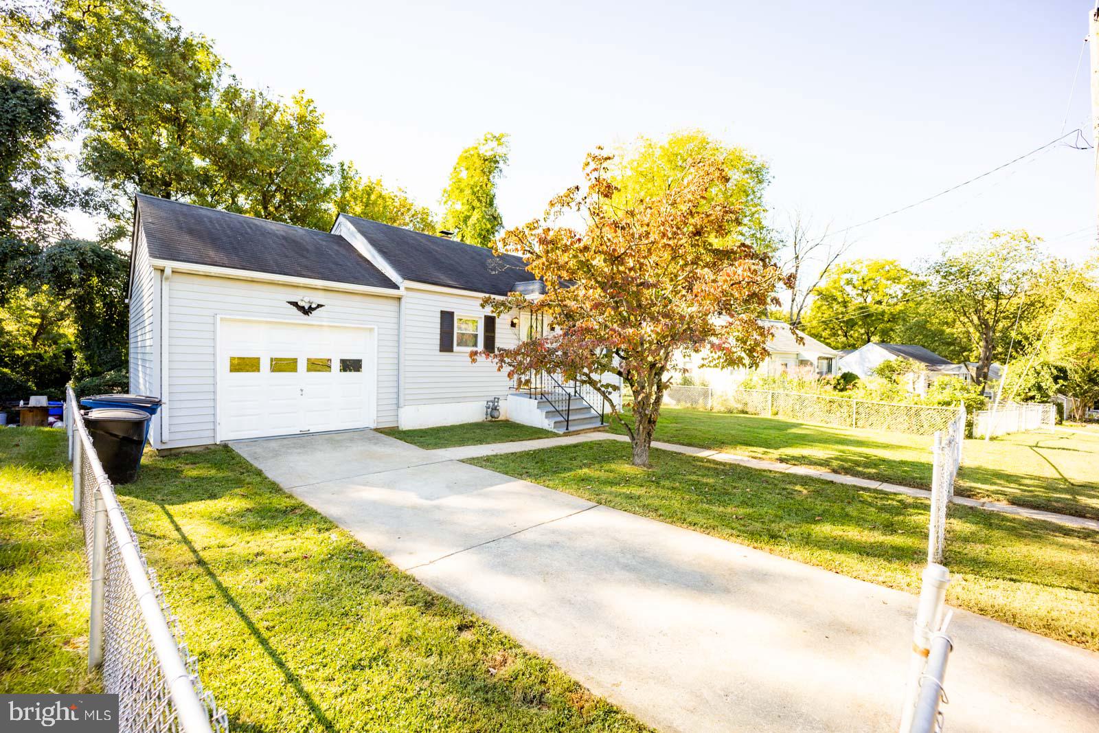 4510 Furman Road Rockville, MD 20853 - Photo 4 of 47 Concrete driveway