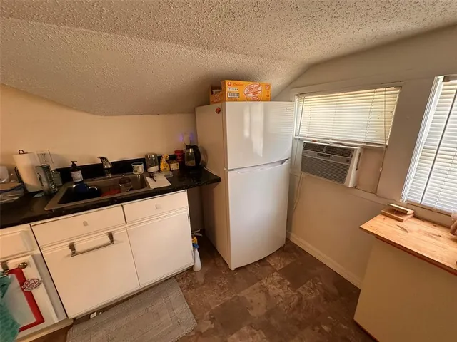 $900 | 233 West Pennsylvania Avenue, Deland, FL 32720