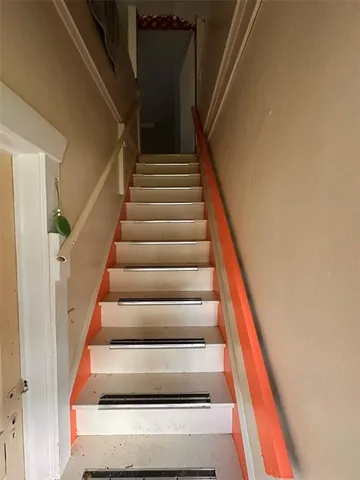 $900 | 233 West Pennsylvania Avenue, Deland, FL 32720