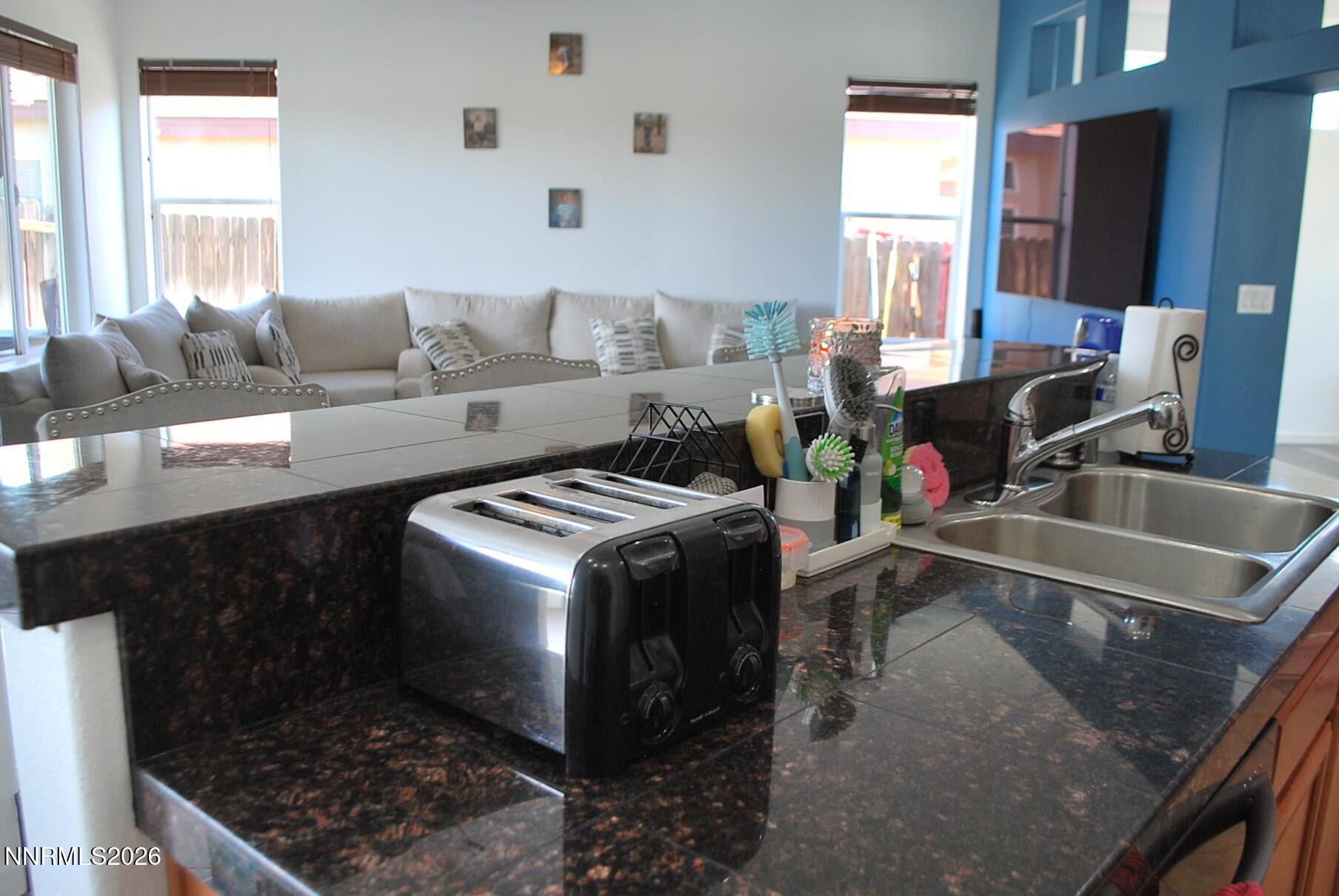 17840 Cedar Mountain Drive Reno, NV 89508 - Photo 24 of 60 Granite Counters