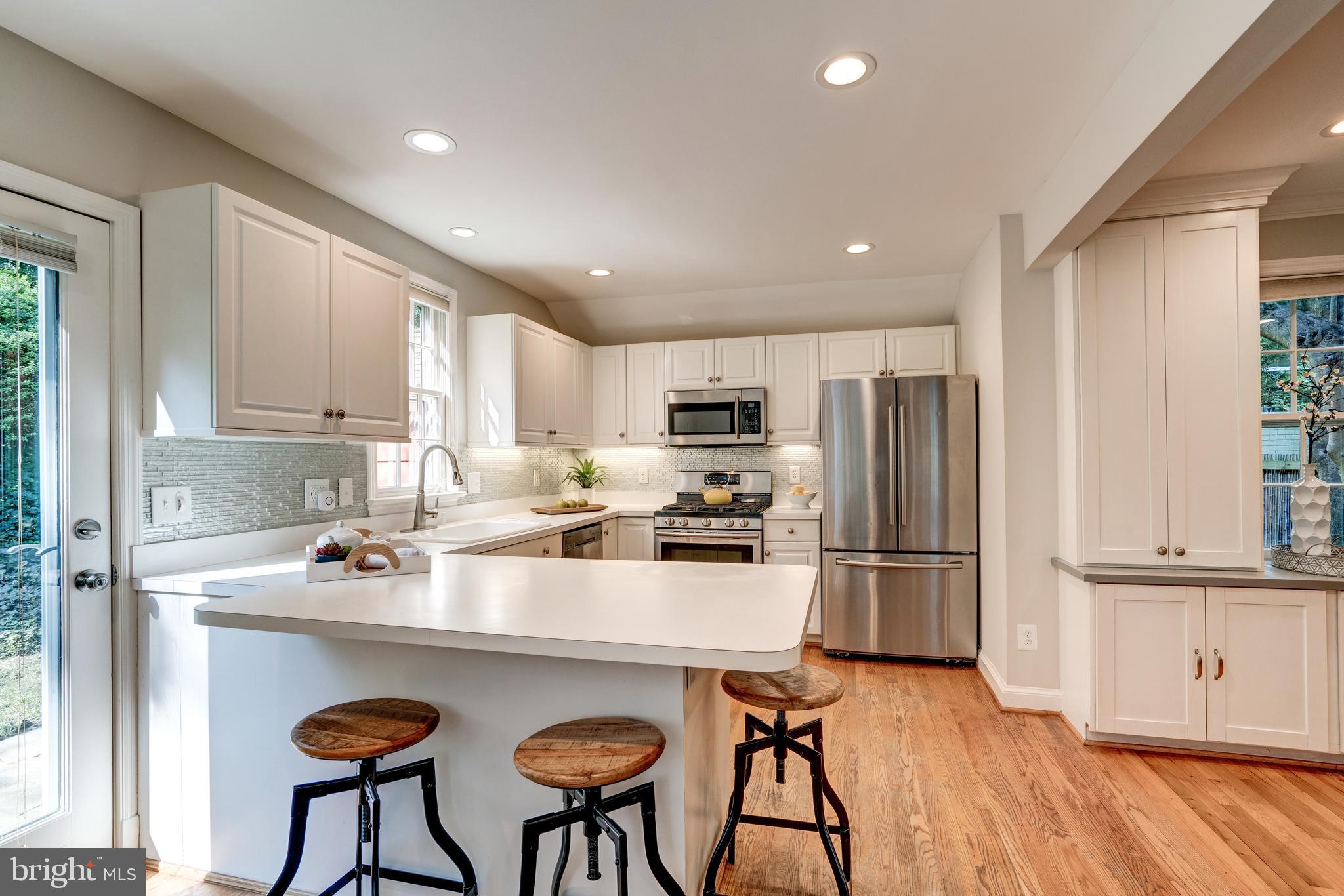 5916 Ramsgate Road Bethesda, MD 20816 - Photo 18 of 49 Countertop seating.