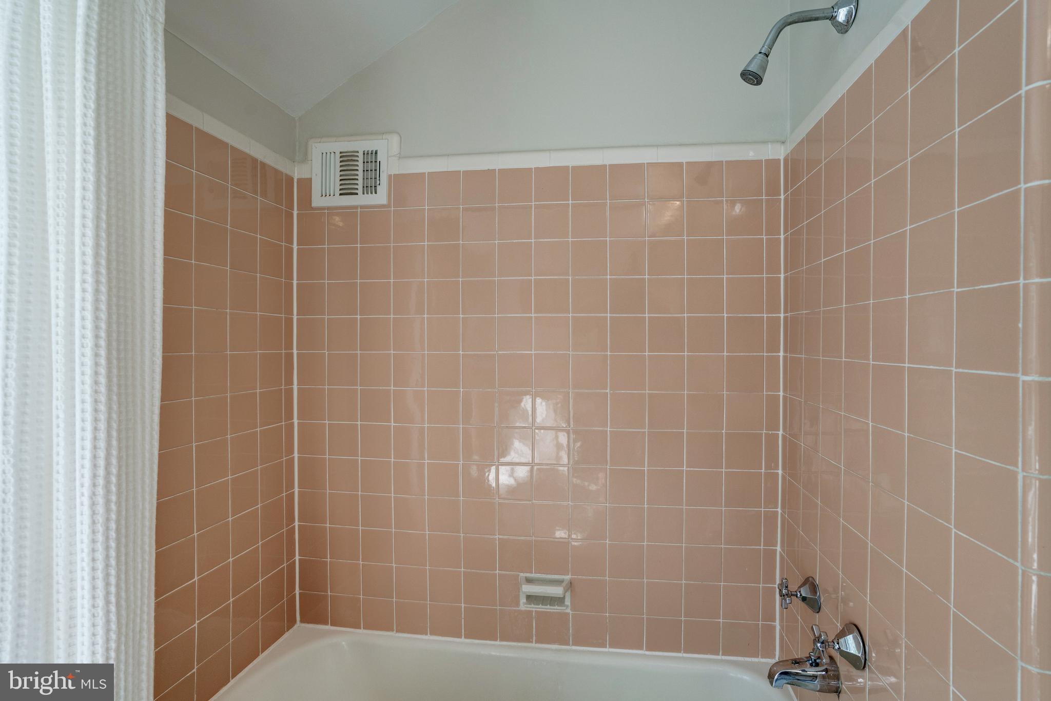 5916 Ramsgate Road Bethesda, MD 20816 - Photo 35 of 49 Just peachy!