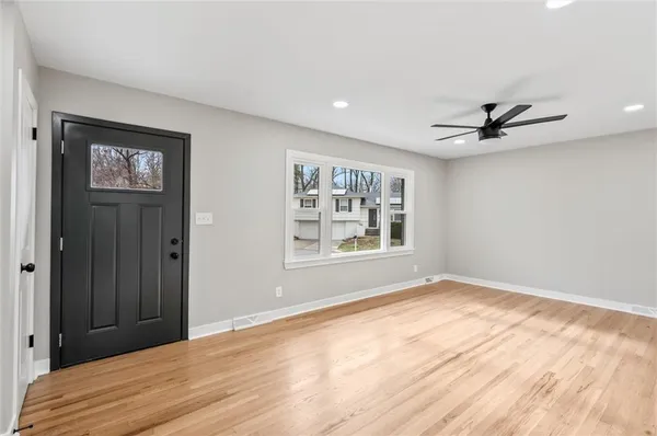 $320,000 | 9501 Grand Avenue, Kansas City, MO 64114