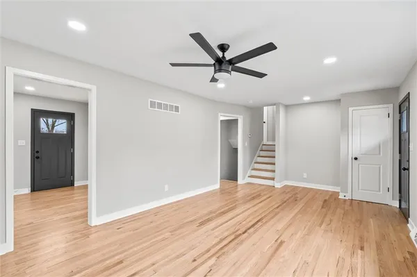 $320,000 | 9501 Grand Avenue, Kansas City, MO 64114