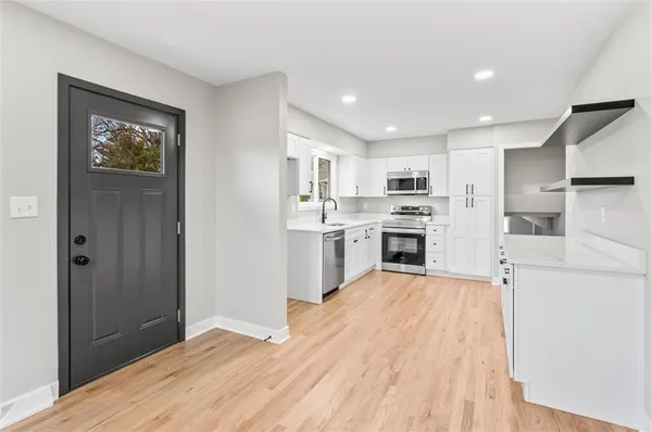 $320,000 | 9501 Grand Avenue, Kansas City, MO 64114