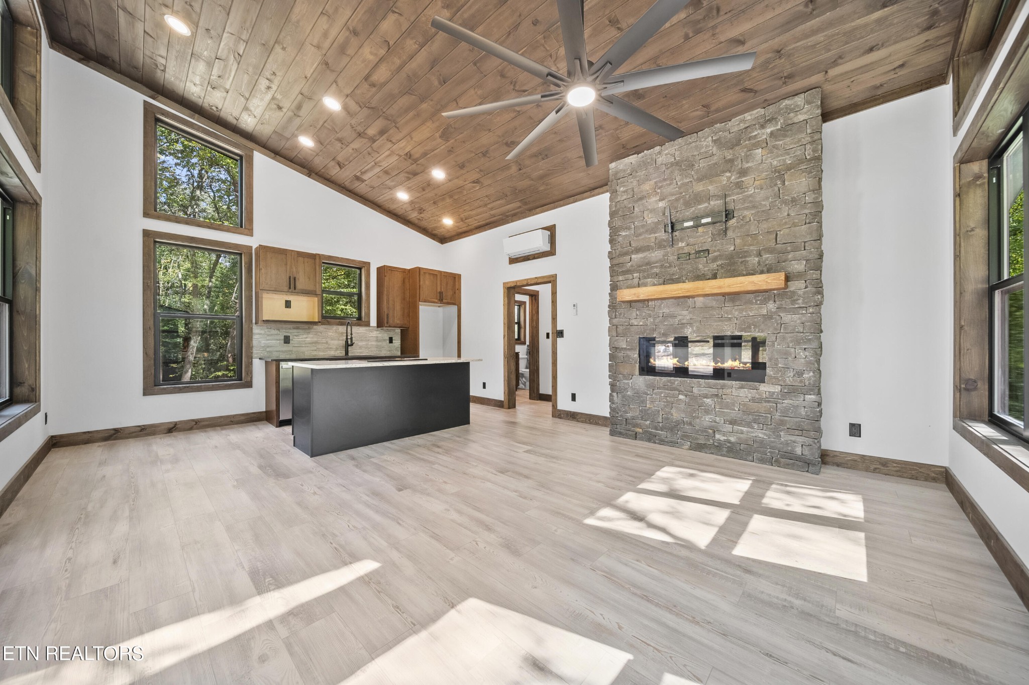 1467 Licking Spring Way, Unit 4 Sevierville, TN 37876 - Photo 5 of 23 Gallery Image 5