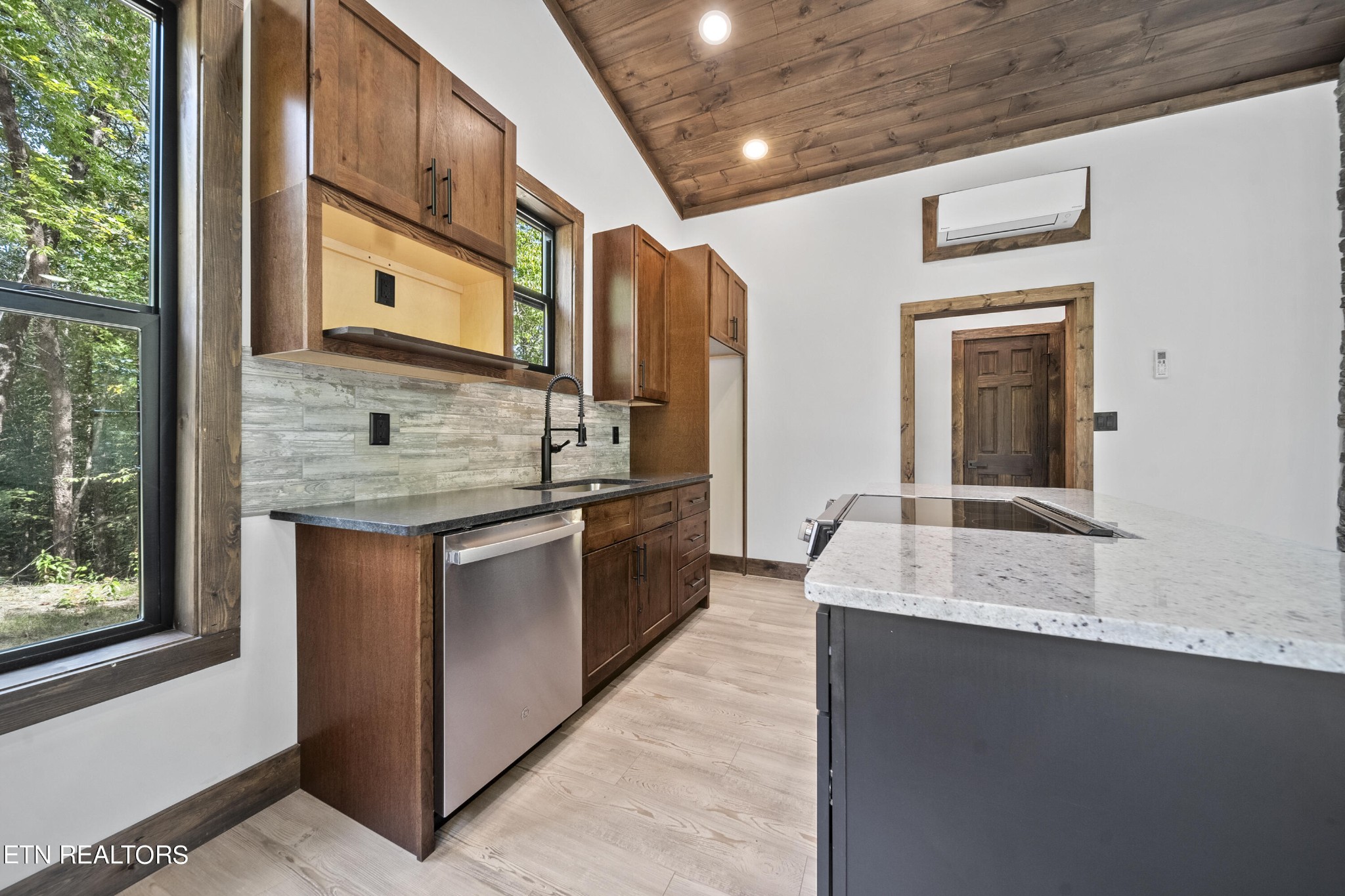 1467 Licking Spring Way, Unit 4 Sevierville, TN 37876 - Photo 7 of 23 Gallery Image 7