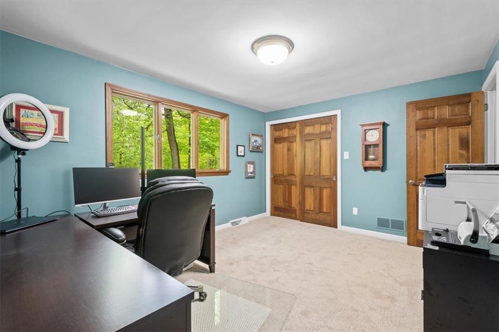 560 Sugar Camp Road Venetia, PA 15367 - Photo 18 of 31 Gallery Image 18