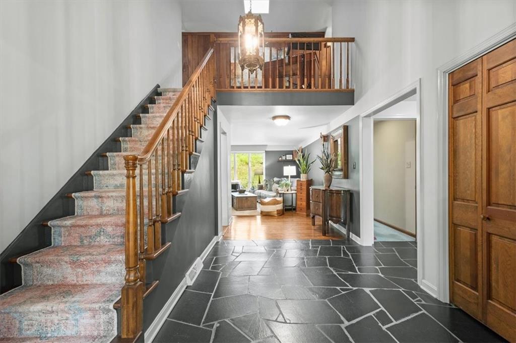 560 Sugar Camp Road Venetia, PA 15367 - Photo 3 of 31 Gallery Image 3