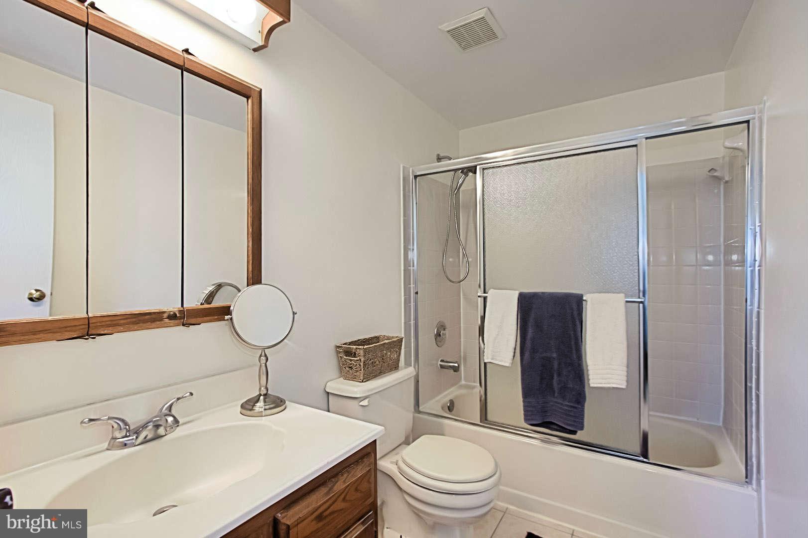 7417 Aspenpark Road Lorton, VA 22079 - Photo 15 of 30 Bath (Master)