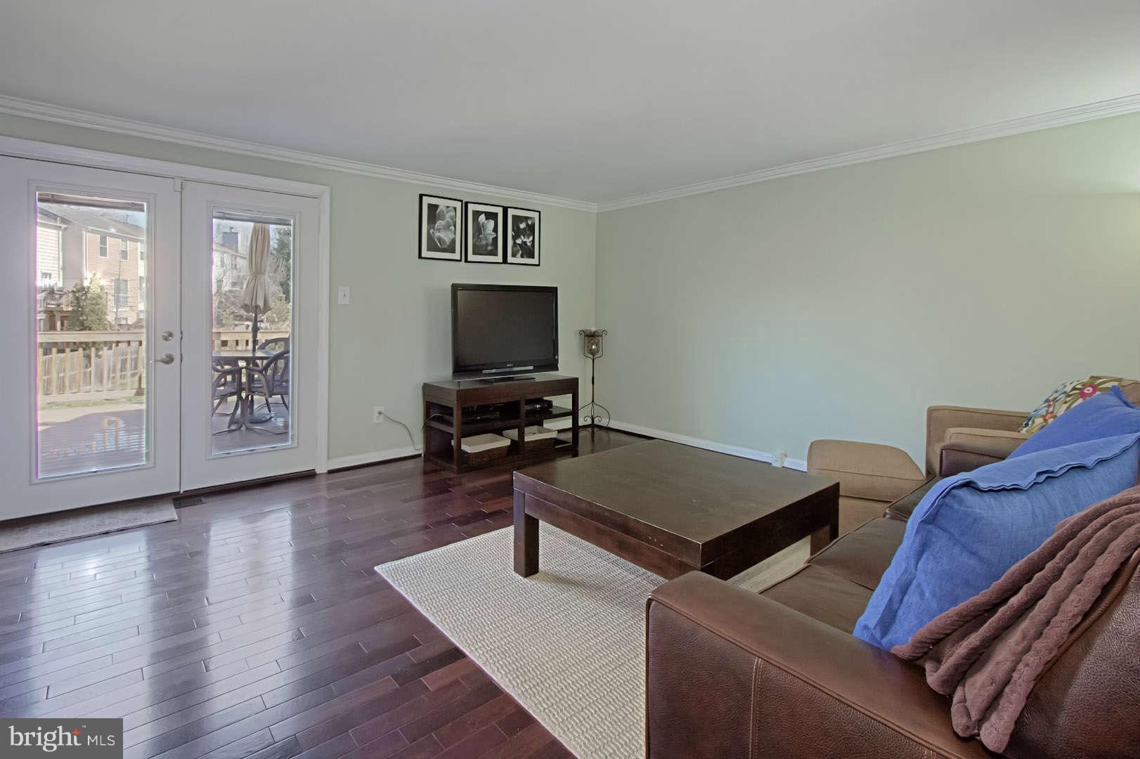 7417 Aspenpark Road Lorton, VA 22079 - Photo 5 of 30 Living Room