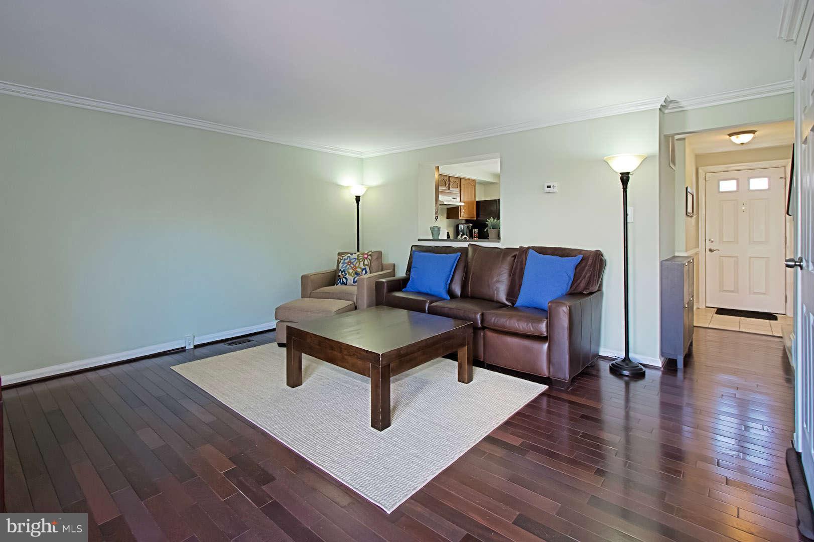 7417 Aspenpark Road Lorton, VA 22079 - Photo 6 of 30 Living Room