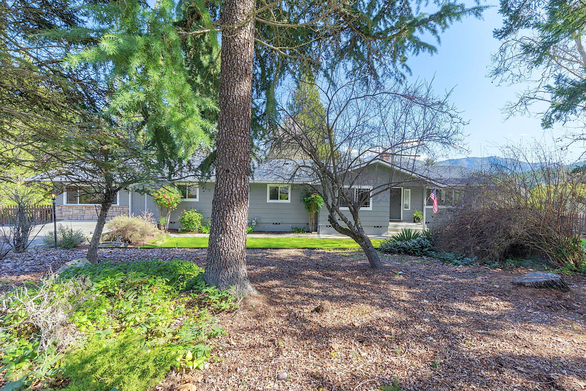 235 Larkin Road Grants Pass, OR 97527 - Photo 4 of 41 57-web-or-mls-235-larkin-rd