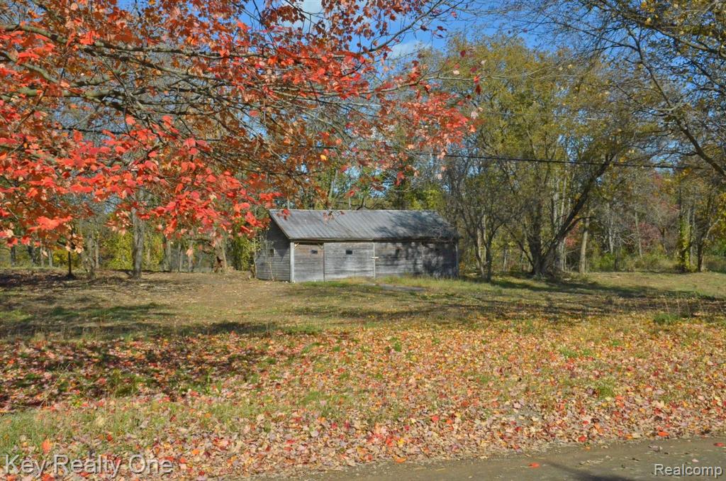 10700 Clark Road Davisburg, MI 48350 - Photo 2 of 23 Gallery Image 2