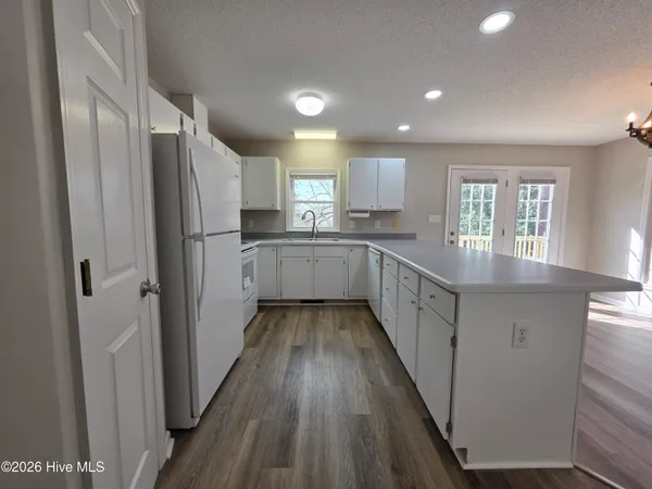 $2,850 | 123 Jackson Avenue, Unit B, Emerald Isle, NC 28594