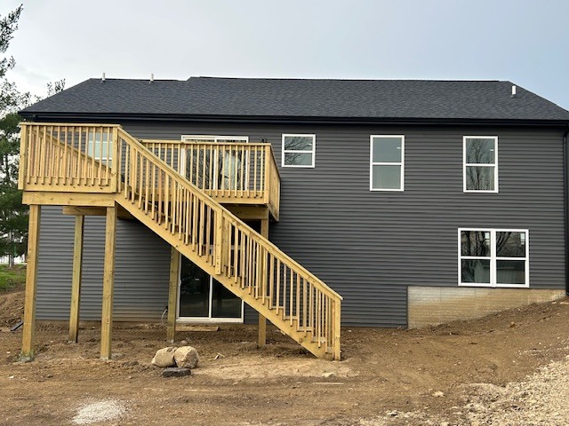 25179 North 2175 East Road Lexington, IL 61753 - Photo 3 of 23 a front view of a house with balcony