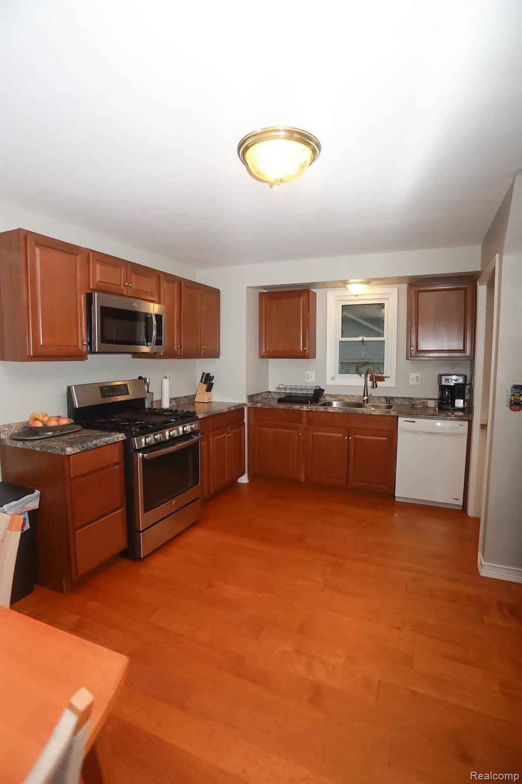 3096 Devondale Road Rochester, MI 48309 - Photo 14 of 41 1X1A0362(1).JPG