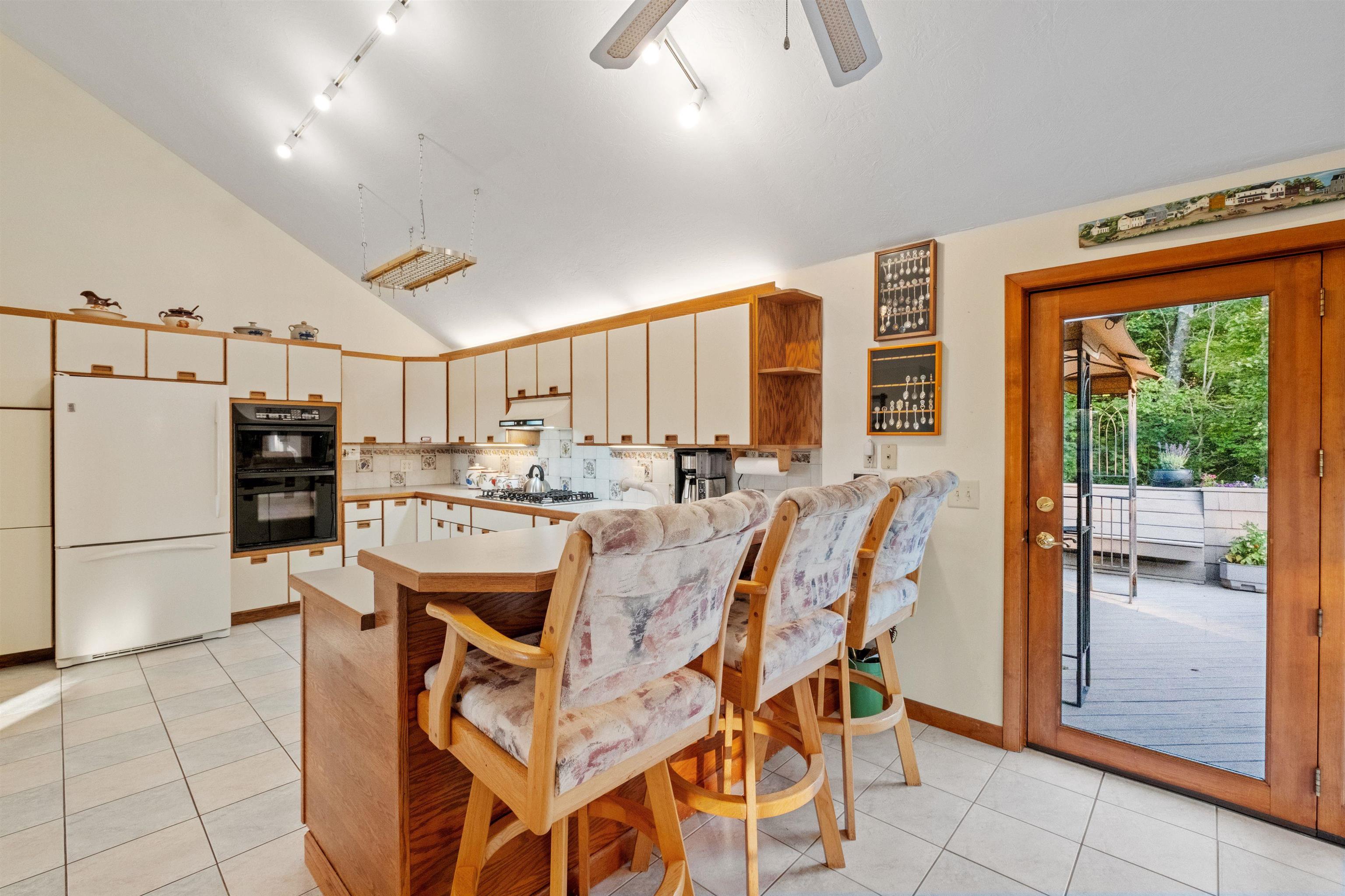 68 Woodwells Garrison Road Hopkinton, NH 03229 - Photo 13 of 59