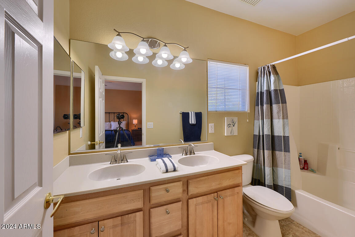 1702 East Bell Road, Unit 187 Phoenix, AZ 85022 - Photo 8 of 22 Double Sinks/Tub/Shower Combination