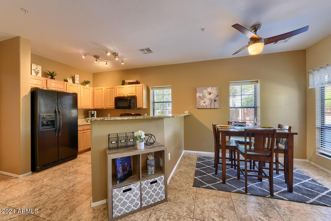 1702 East Bell Road, Unit 187 Phoenix, AZ 85022 - Photo 3 of 22 Dining Room/Kitchen