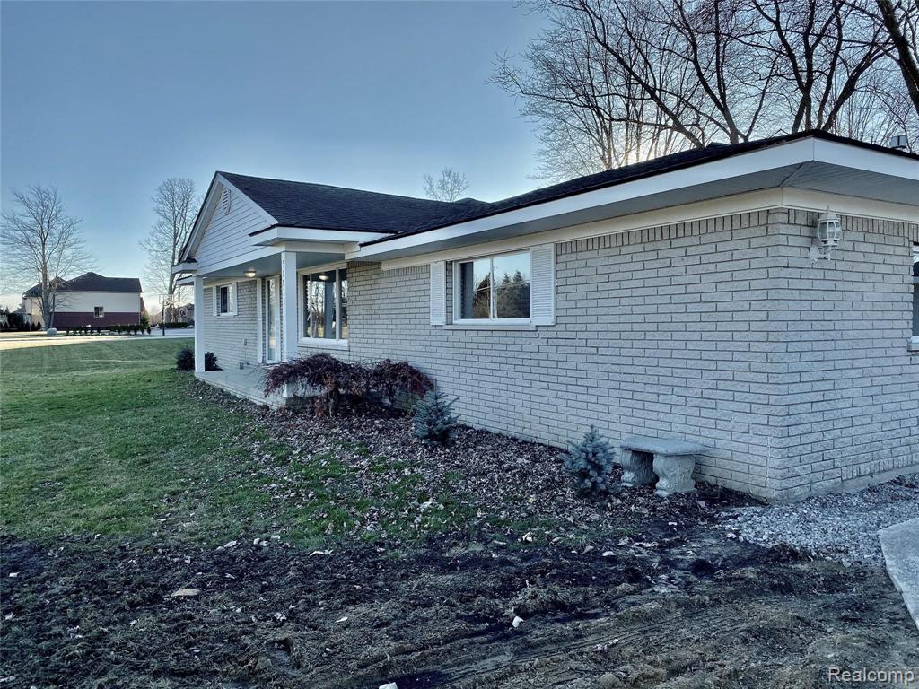 51811 Card Road Macomb, MI 48042 - Photo 20 of 25