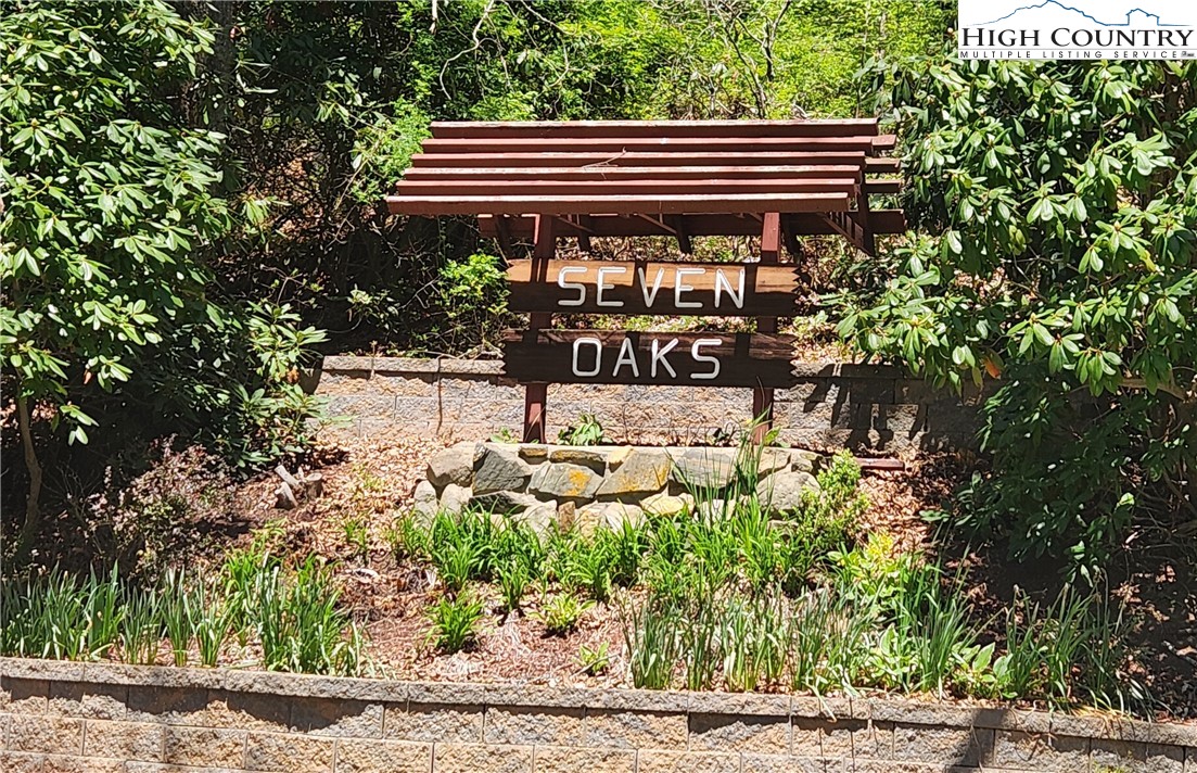 7 7 Oaks Road Boone, NC 28607 - Photo 1 of 6