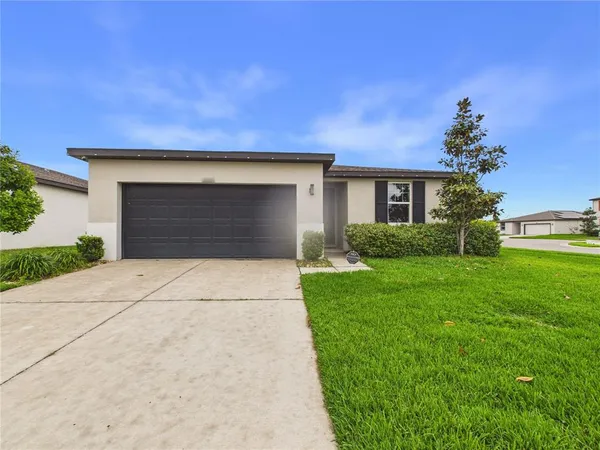 $2,000 | 38707 Finn Clover Lane, Zephyrhills, FL 33540