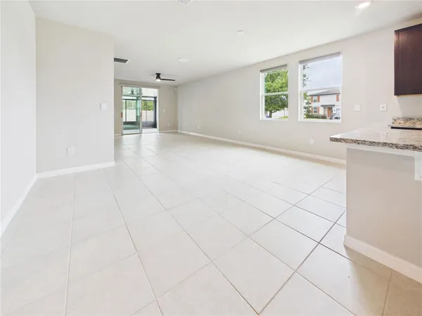 $2,000 | 38707 Finn Clover Lane, Zephyrhills, FL 33540