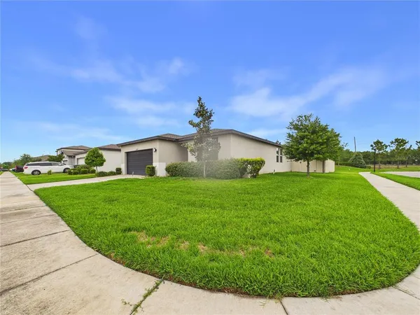 $2,000 | 38707 Finn Clover Lane, Zephyrhills, FL 33540