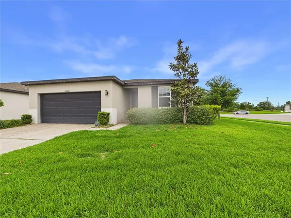 $2,000 | 38707 Finn Clover Lane, Zephyrhills, FL 33540