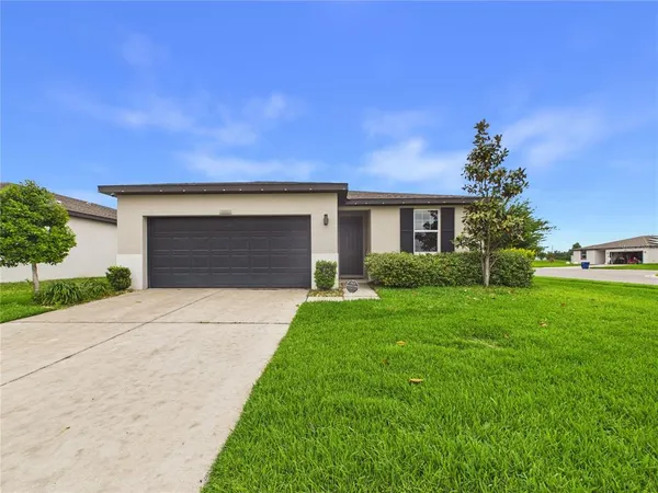 $2,000 | 38707 Finn Clover Lane, Zephyrhills, FL 33540