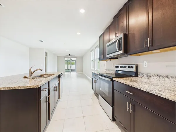 $2,000 | 38707 Finn Clover Lane, Zephyrhills, FL 33540