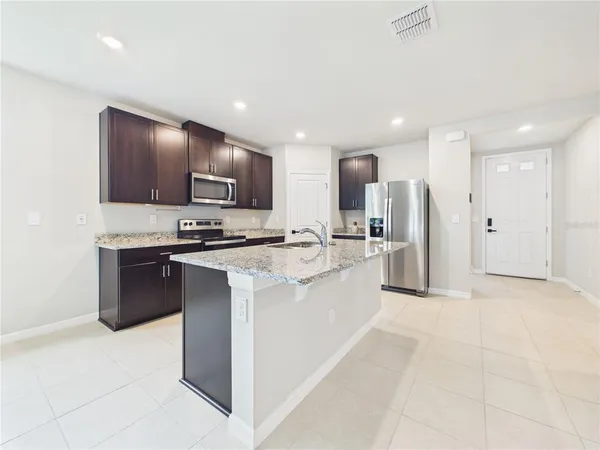 $2,000 | 38707 Finn Clover Lane, Zephyrhills, FL 33540