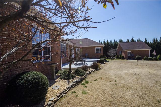 981 Rip Steele Road Columbia, TN 38401 - Photo 18 of 20 Rear - Landscaped; Deck (Composite, multi-tier)