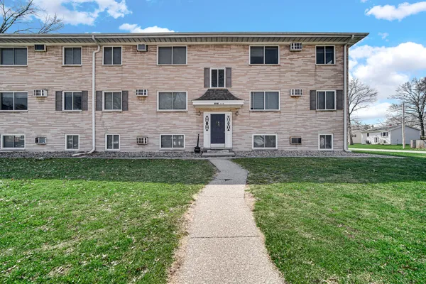 $1,800,000 | 1623 Portage Avenue, Chesterton, IN 46304