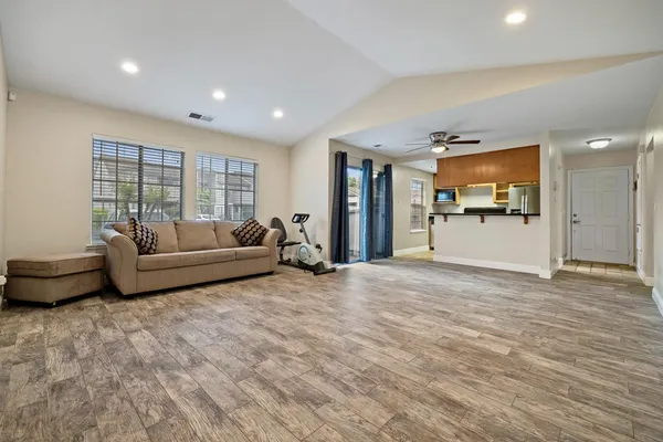 $299,000 | 3901 Dale Road, Unit A, Modesto, CA 95356