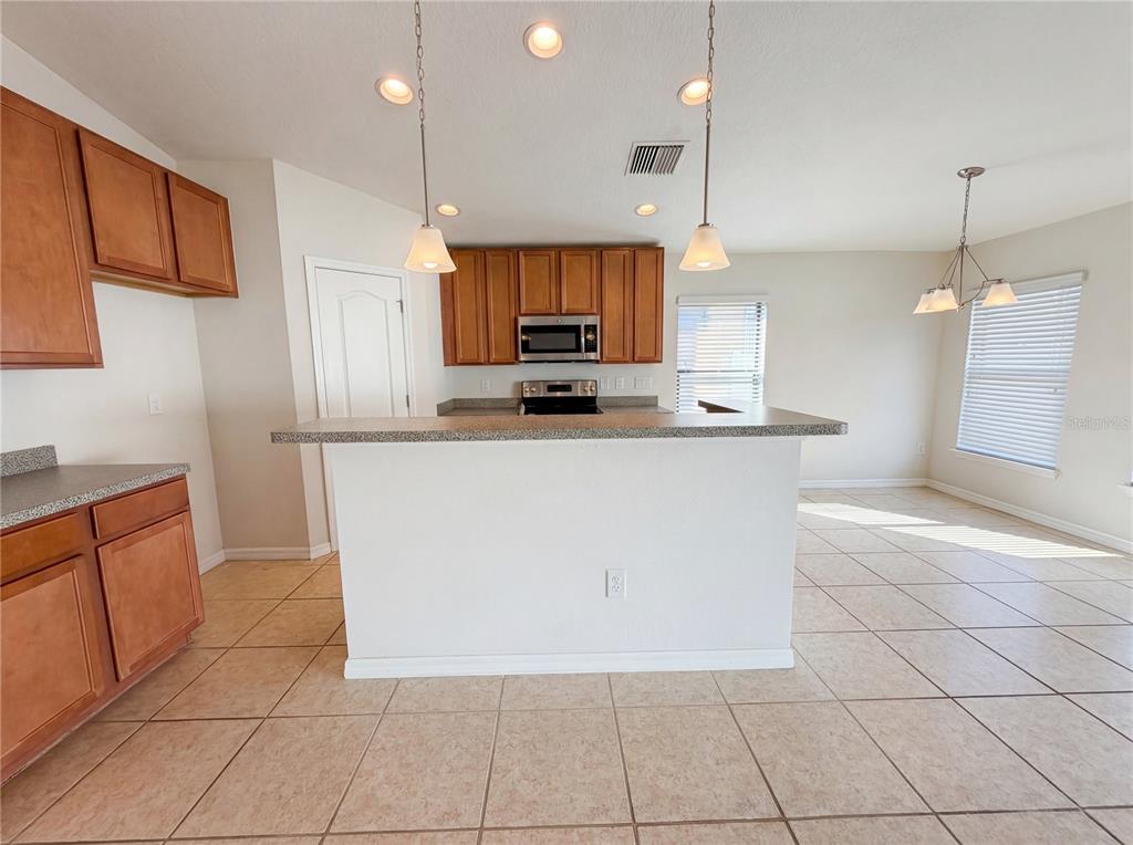 11212 Carrick Stone Street Wimauma, FL 33598 - Photo 12 of 24