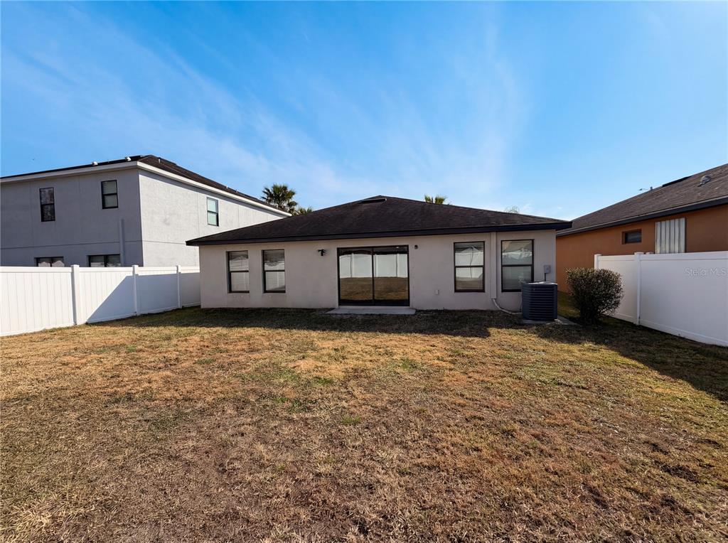 11212 Carrick Stone Street Wimauma, FL 33598 - Photo 5 of 24