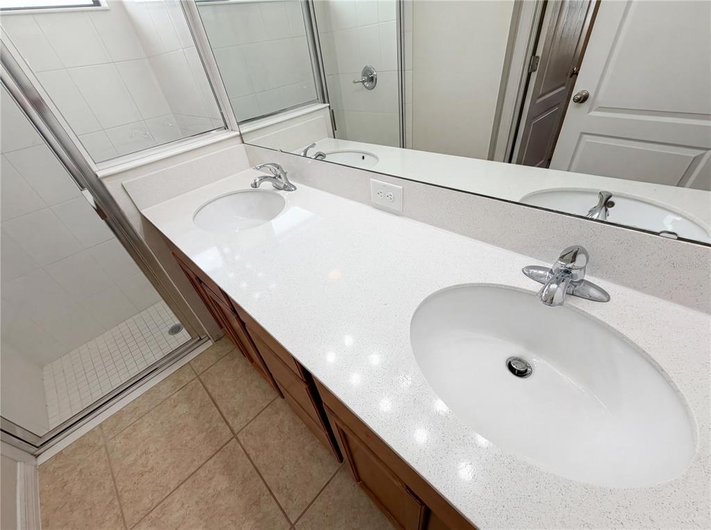 11212 Carrick Stone Street Wimauma, FL 33598 - Photo 6 of 24