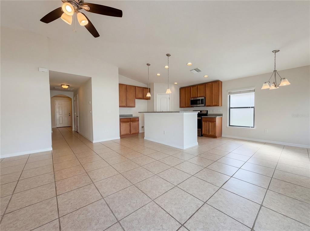 11212 Carrick Stone Street Wimauma, FL 33598 - Photo 10 of 24