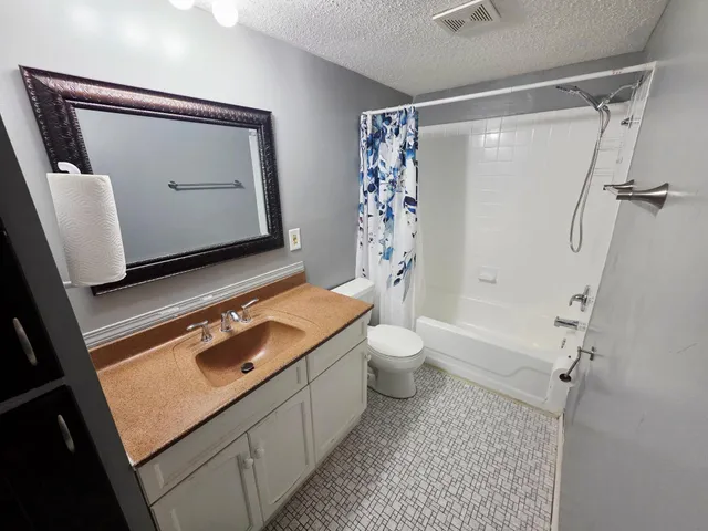 $1,850 | 8423 Brunswick Avenue North, Brooklyn Park, MN 55443