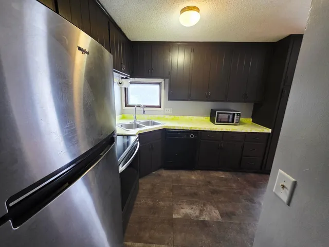 $1,850 | 8423 Brunswick Avenue North, Brooklyn Park, MN 55443