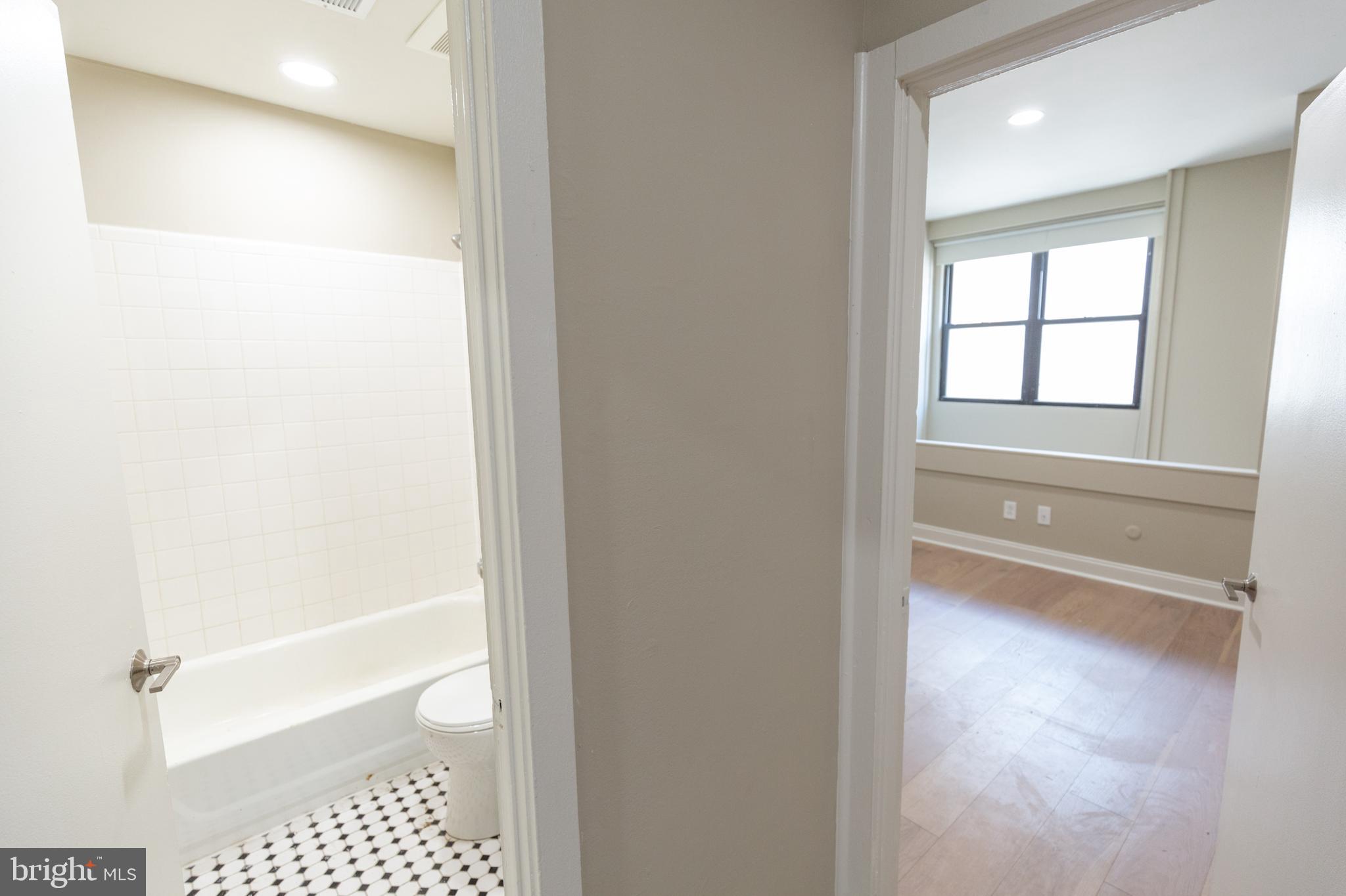 411 South 11th Street, Unit 1 Philadelphia, PA 19147 - Photo 13 of 35