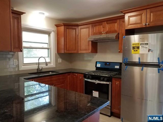 460 Walnut Street, Unit 1 Ridgefield, NJ 07657 - Photo 3 of 7