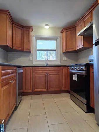 $3,650 | 460 Walnut Street, Unit 1, Ridgefield, NJ 07657